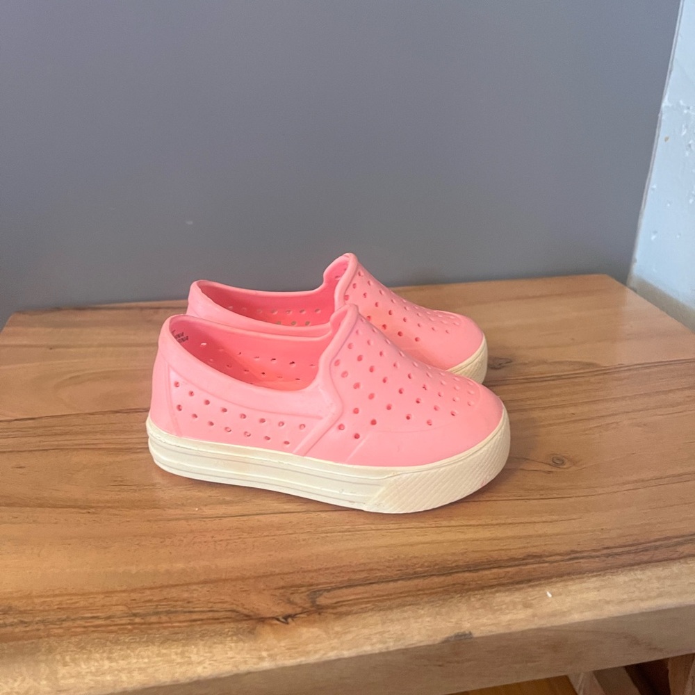 Gap baby girl water shoes
